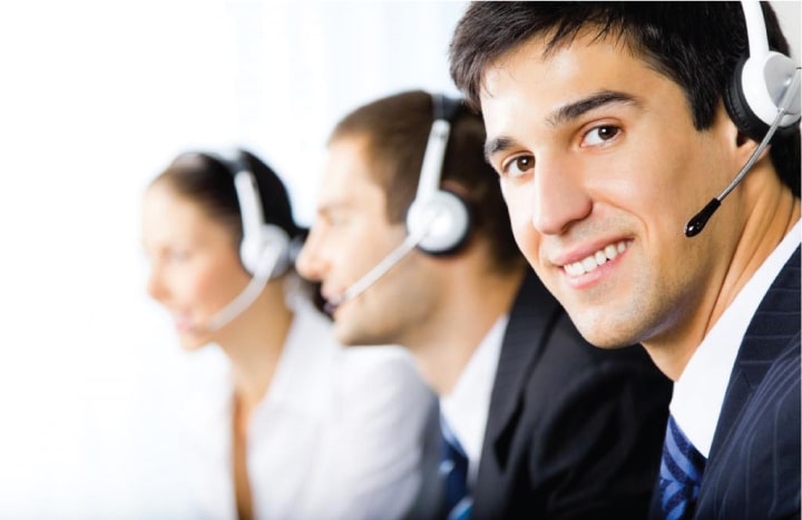 Giao tiếp, chăm sóc khách hàng