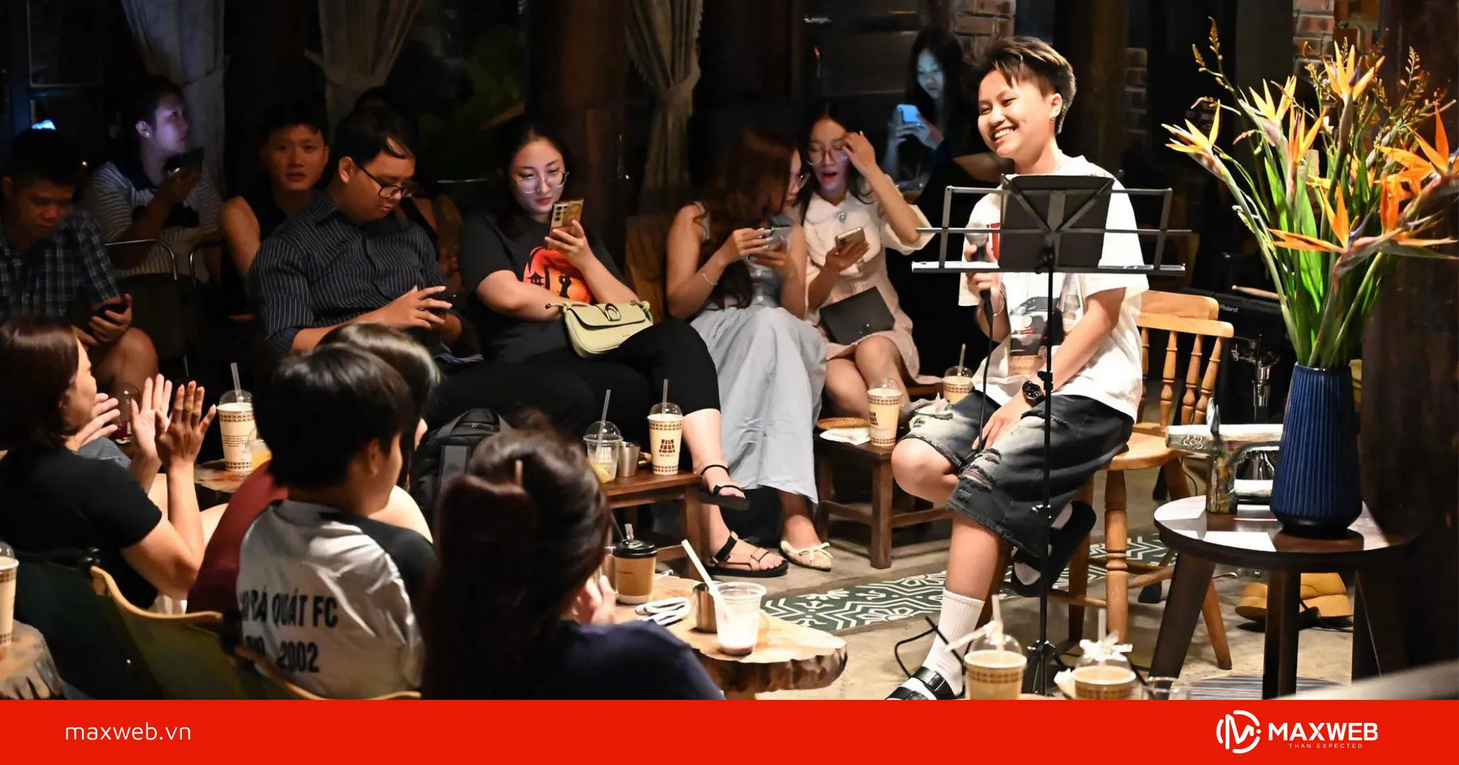 Tổ chức đêm nhạc mang đến trải nghiệm thú vị cho khách hàng tại quán Cafe