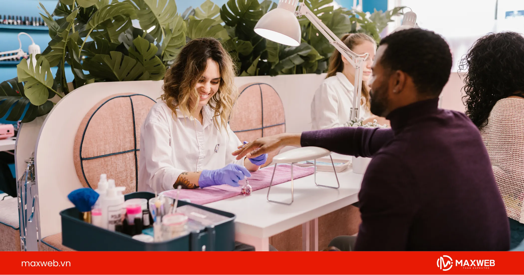 STT quảng cáo nail theo các dịp đặc biệt