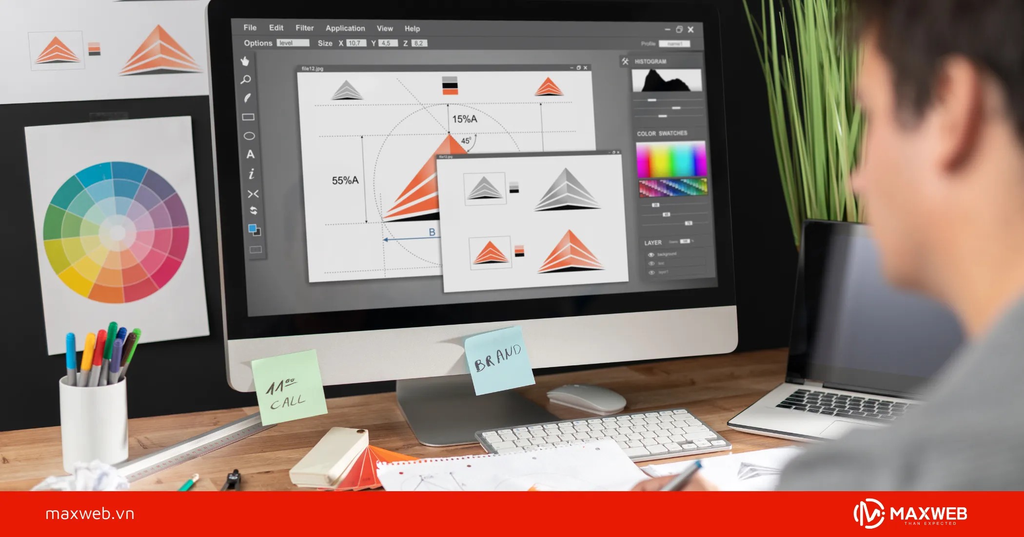 Logo khó đọc khi thu nhỏ hoặc in trên ấn phẩm thực tế