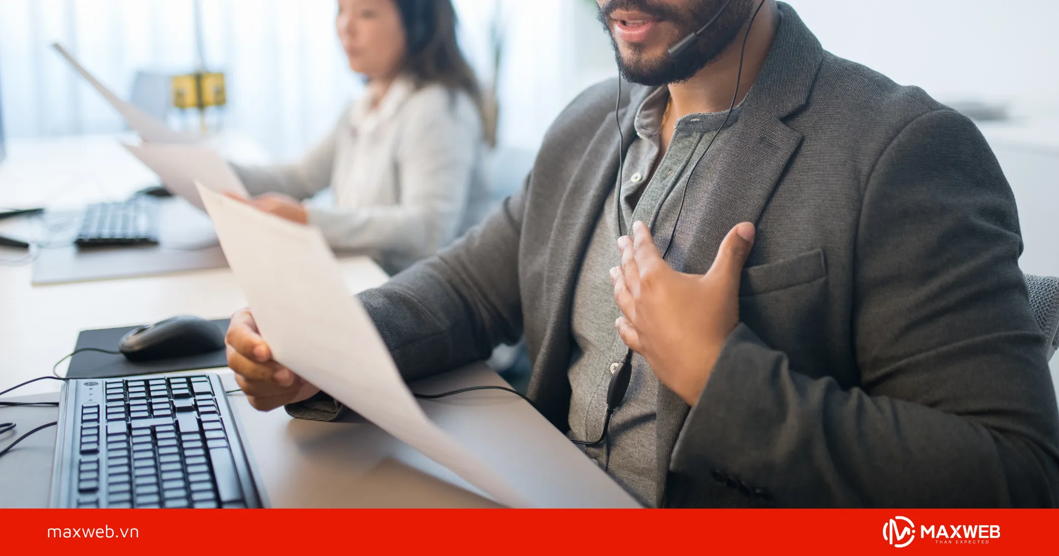 Quá phụ thuộc vào kịch bản, thiếu sự linh hoạt