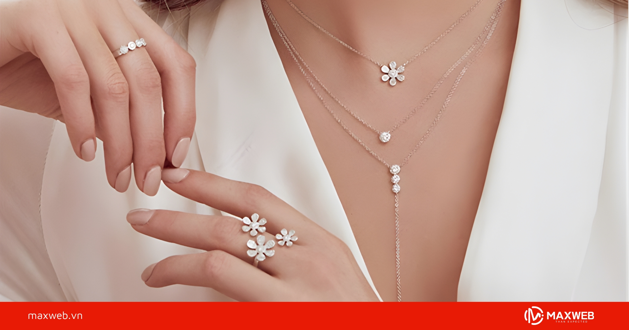 Trang sức vàng hoặc bạc tinh tế